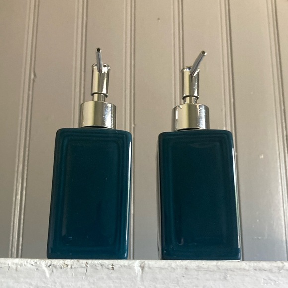 NWT- 2- Beautiful Blue Ceramic Square Hand Soap Pump Dispensers-w/ Chrome Pumps - Picture 4 of 17